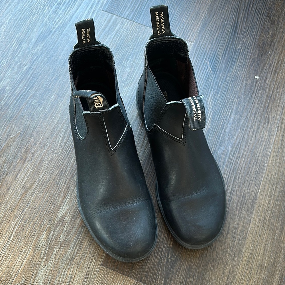 Blundstone Original 500 Chelsea Boots (US women’s size 9.5/ AU size 6.5)